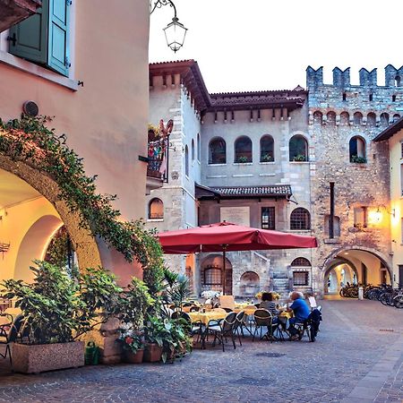 Appartamento Centro Storico Riva 2 - Happy Rentals Bagian luar foto
