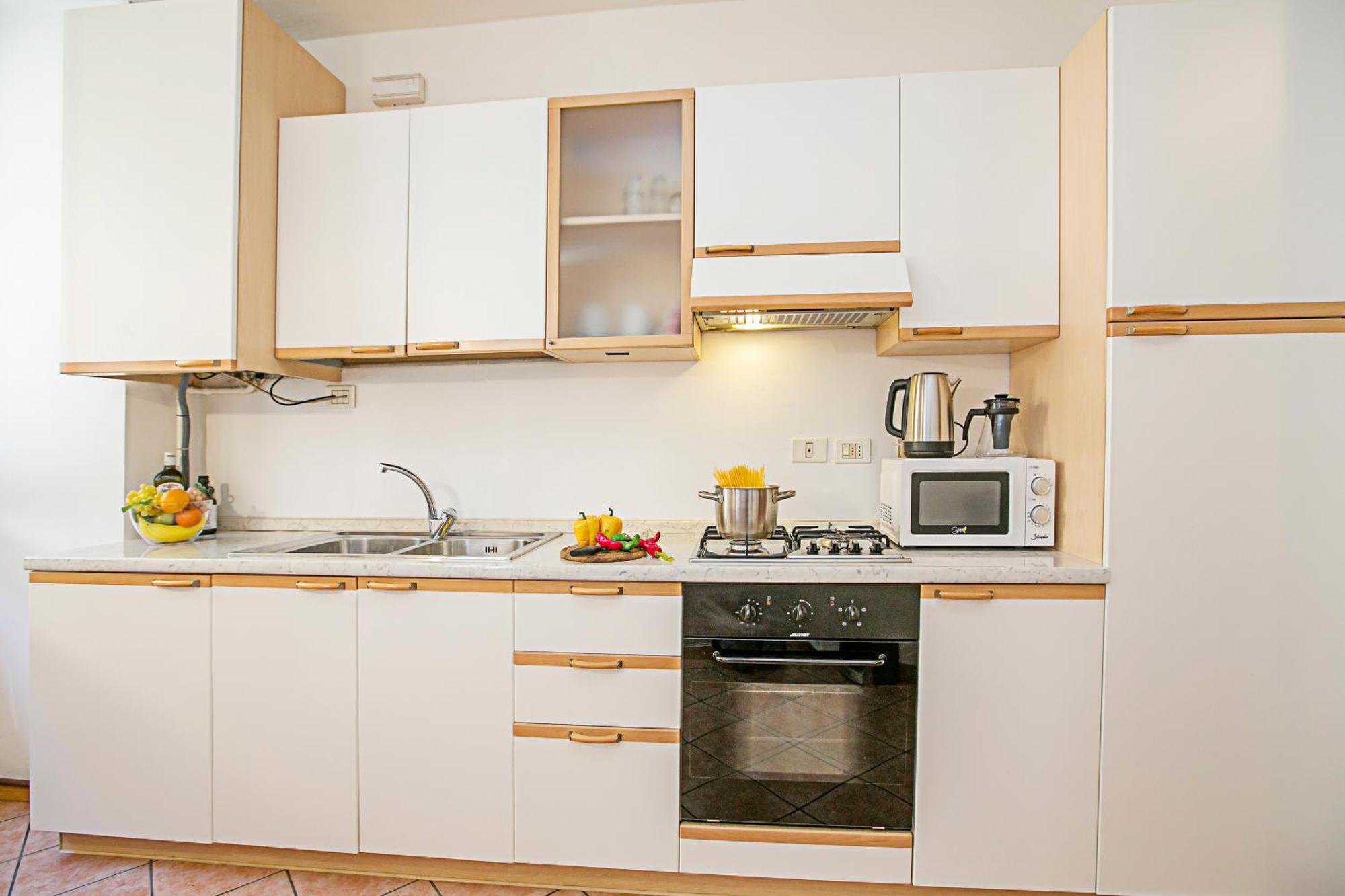 Appartamento Centro Storico Riva 2 - Happy Rentals Bagian luar foto